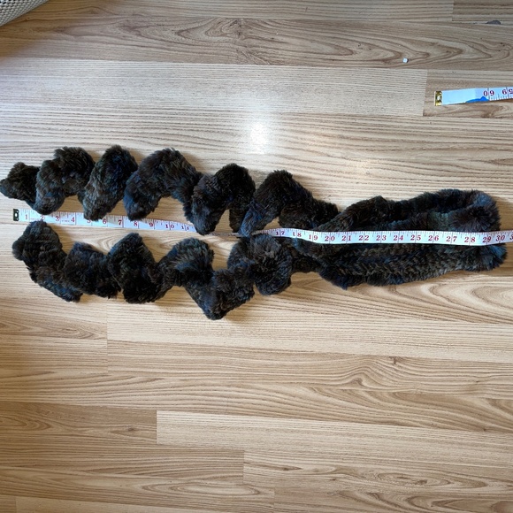 Dino Gaspari of Montreal, real fur scarf with spirals, in brown & blue. - Picture 6 of 8